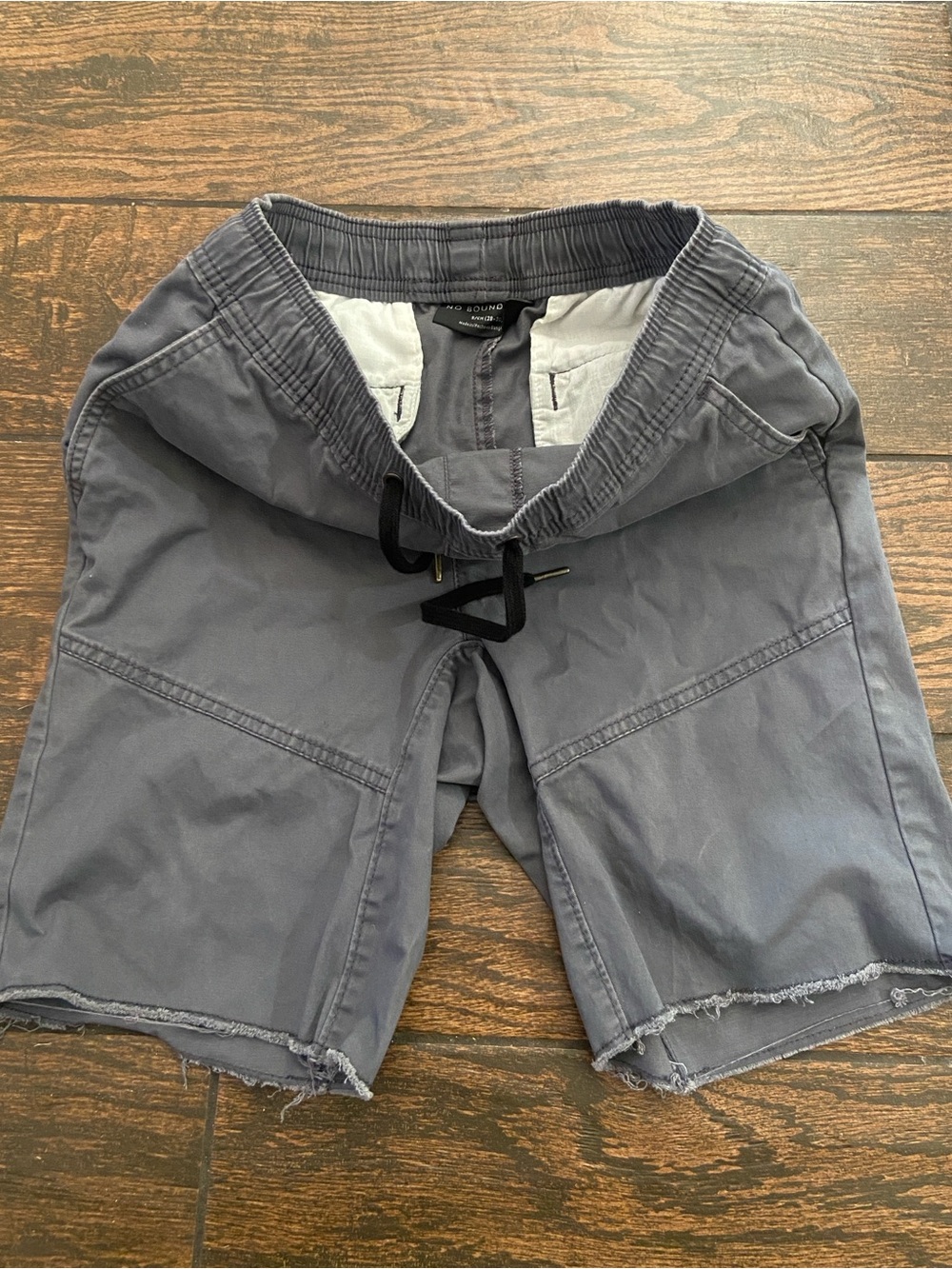 No Boundaries Men's Athletic Drawstring Shorts in Slate Gray Size S (28-30)